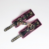 Черные кожаные наручники с розовой строчкой - Crazy Handmade - купить с доставкой в Иркутске Черные кожаные наручники с розовой строчкой - Crazy Handmade - купить с доставкой в Иркутске