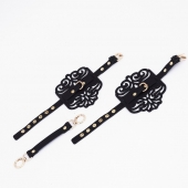 Черный фигурные оковы с золотистой фурнитурой - Crazy Handmade - купить с доставкой в Иркутске Черный фигурные оковы с золотистой фурнитурой - Crazy Handmade - купить с доставкой в Иркутске