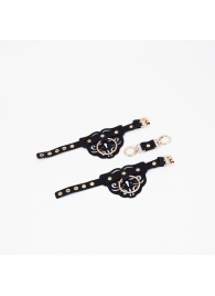 Черные кожаные наручники с клепками, кольцами и золотистой фурнитурой - Crazy Handmade - купить с доставкой в Иркутске