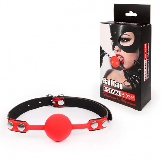 Красный кляп-шарик с черным регулируемым ремешком - Notabu - купить с доставкой в Иркутске