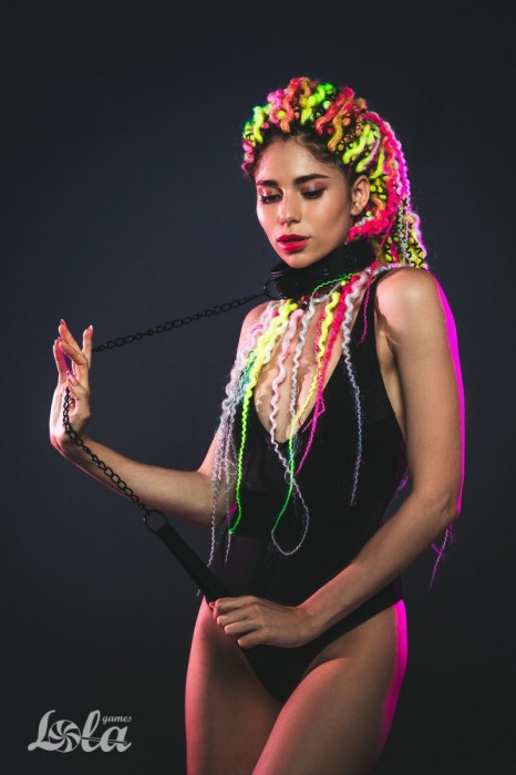 Черный ошейник с поводком Kinky - Lola Games - купить с доставкой в Иркутске