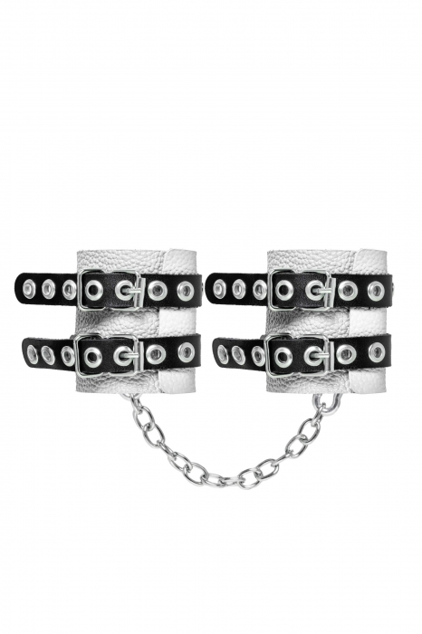 Бело-черные наручники с двумя ремешками и люверсами - Pecado - купить с доставкой в Иркутске